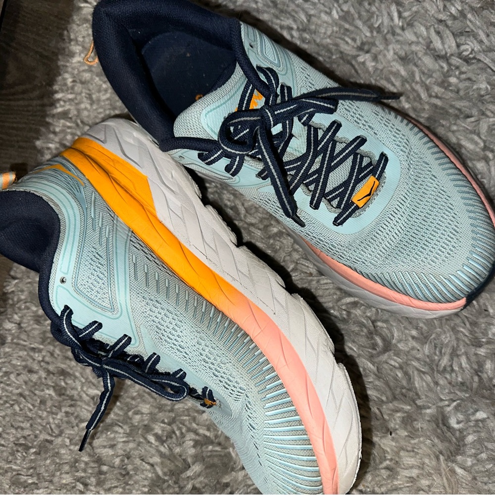 Hokas